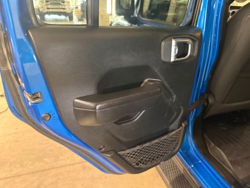 Used 2022 Jeep Wrangler Unlimited Sport w/ Cold Weather Group AWD/4WD image 37