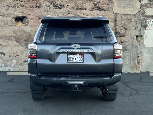 Used 2018 Toyota 4Runner SR5 Premium w/ Convenience Package AWD/4WD image 5