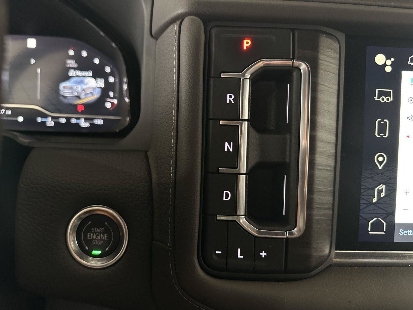 Used 2022 GMC Yukon Denali AWD/4WD image 14