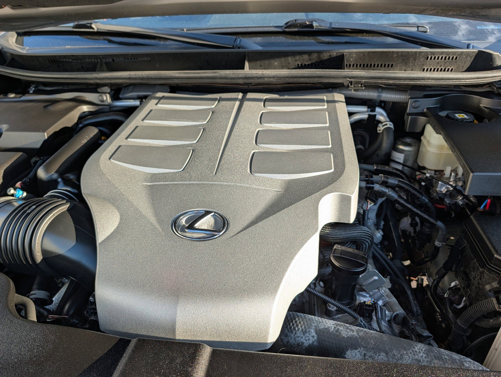 Used 2022 Lexus GX 460 Luxury w/ Sport Design Package AWD/4WD image 36