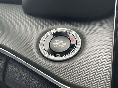 New 2025 Jeep Grand Cherokee Laredo w/ Luxury Tech Group I image 33