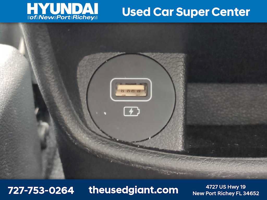 Used 2022 Hyundai Kona Limited FWD image 15