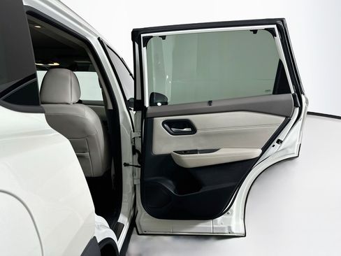 Used 2023 Nissan Rogue SL w/ SL Premium Package FWD image 31