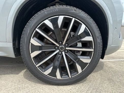 New 2026 Volvo XC90 B6 Plus w/ Protection Package Premier image 9