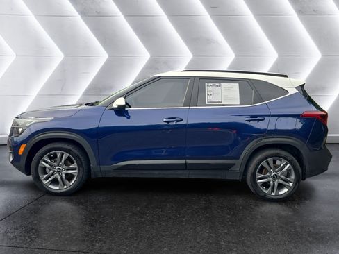 Used 2023 Kia Seltos S w/ Navigation Package FWD image 2