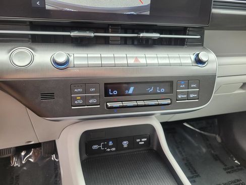 Used 2025 Hyundai Kona SEL FWD image 22