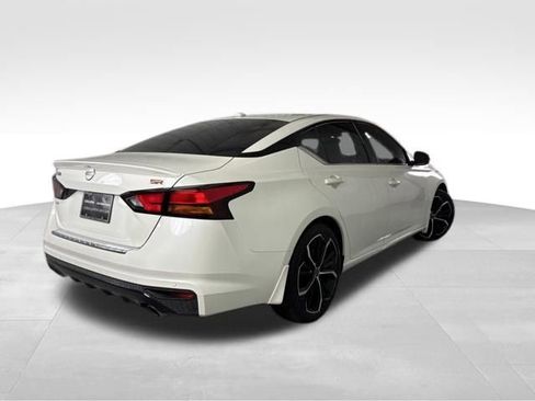 Used 2023 Nissan Altima 2.5 SR w/ SR Premium Package FWD image 7