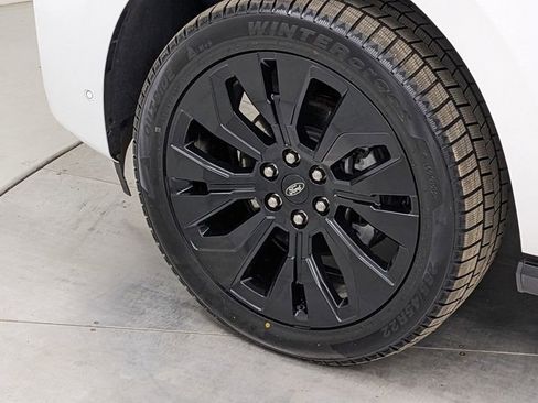 Certified 2025 Ford Expedition Max Platinum w/ Stealth Appearance Package AWD/4WD image 5