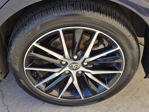 Used 2021 Toyota Camry SE image 11