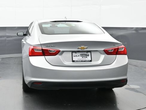 Used 2018 Chevrolet Malibu LT FWD image 7