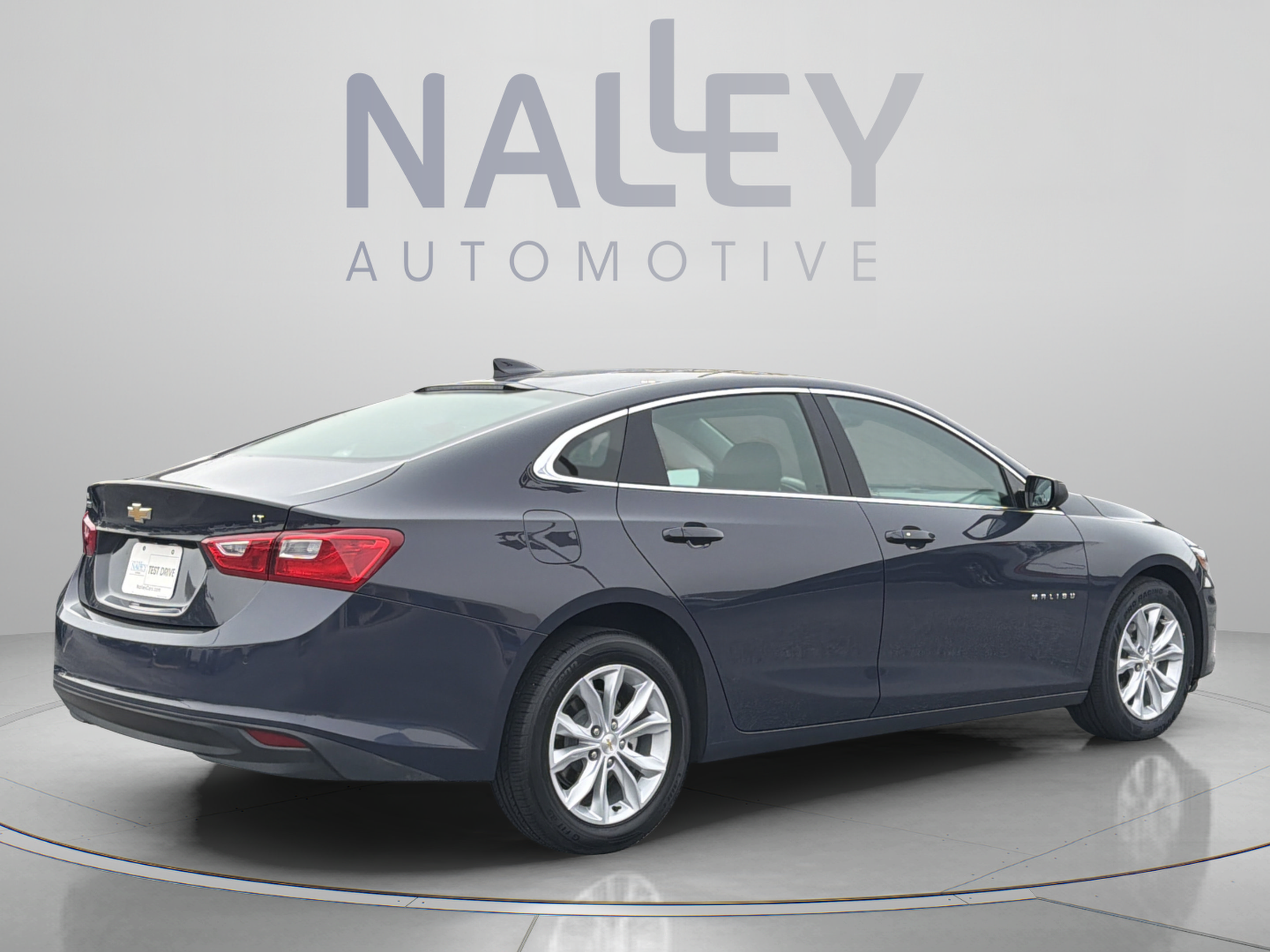 Used 2025 Chevrolet Malibu LT FWD image 5