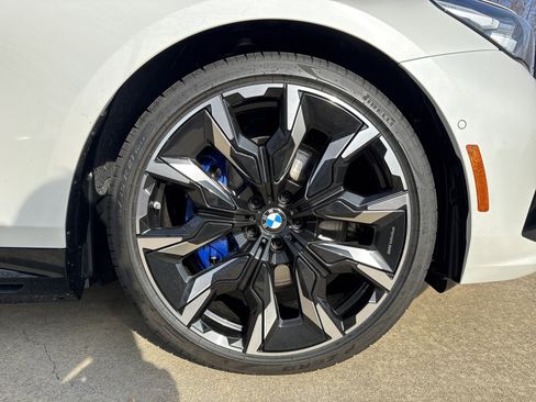 New 2026 BMW 550e xDrive w/ Executive Package AWD/4WD image 29