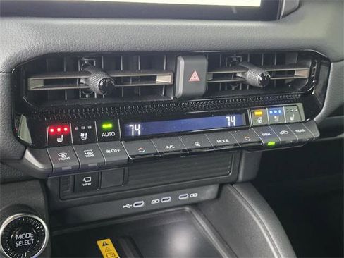 Certified 2024 Toyota Land Cruiser image 27