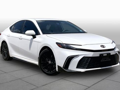 Used 2025 Toyota Camry SE w/ Multimedia Upgrade Package FWD image 3