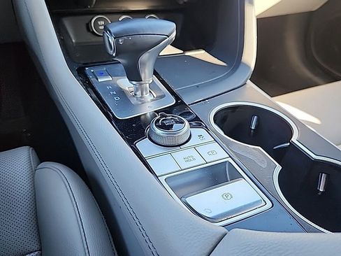 Used 2023 Genesis G70 2.0T image 16