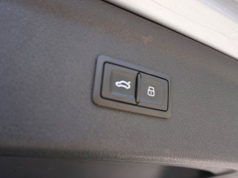 Used 2018 Audi Q3 2.0T Premium FWD image 30
