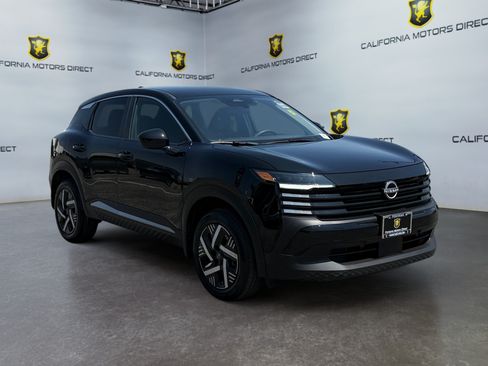 Used 2025 Nissan Kicks SV FWD image 7