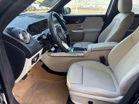 New 2026 Mercedes-Benz GLB 250 4MATIC image 8