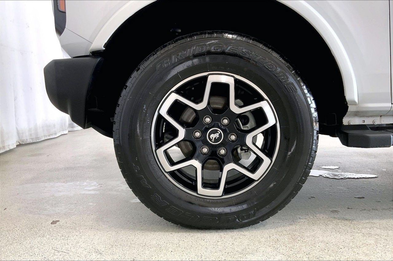 Used 2023 Ford Bronco Outer Banks AWD/4WD image 8