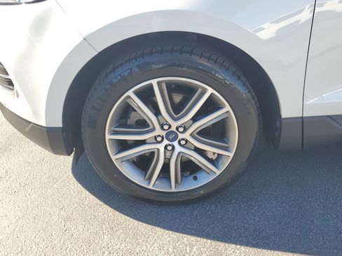 Certified 2022 Ford Edge Titanium w/ Equipment Group 301A image 5