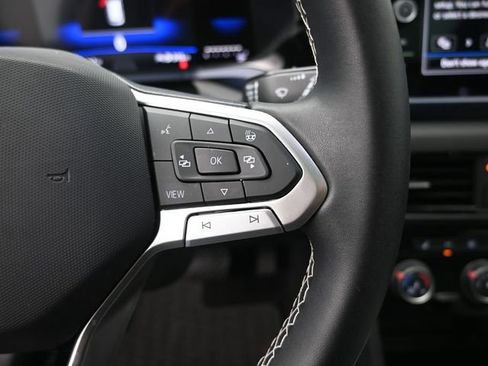 Certified 2023 Volkswagen Taos SE w/ Panoramic Sunroof Package image 28