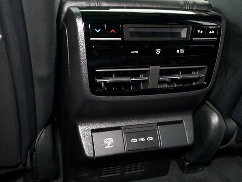 Used 2025 Acura MDX SH-AWD image 27