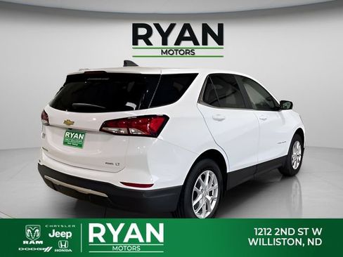 Used 2024 Chevrolet Equinox LT AWD/4WD image 3