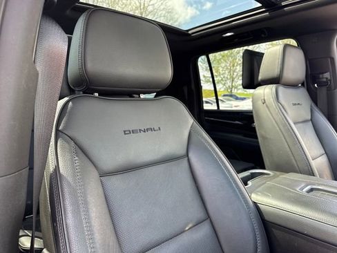 Used 2021 GMC Yukon XL Denali w/ Advanced Technology Package image 29