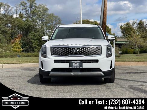 Used 2021 Kia Telluride LX image 2