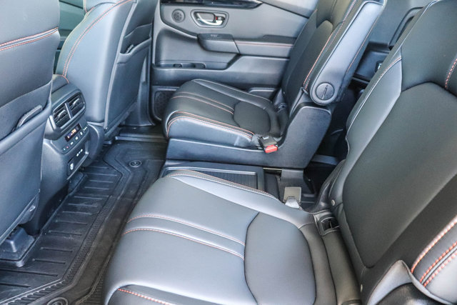 Used 2025 Honda Pilot TrailSport image 21