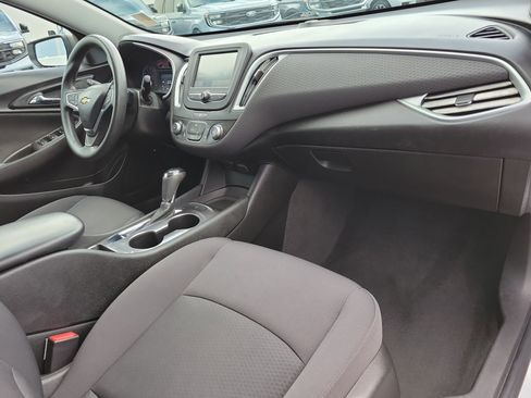 Used 2018 Chevrolet Malibu LS FWD image 12