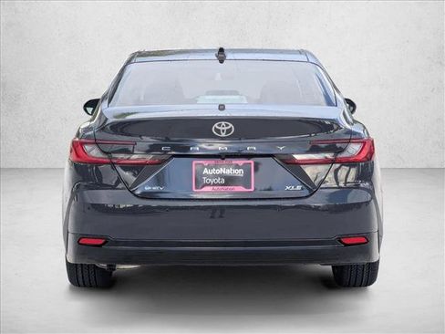 Used 2025 Toyota Camry XLE w/ Premium Plus Package image 8