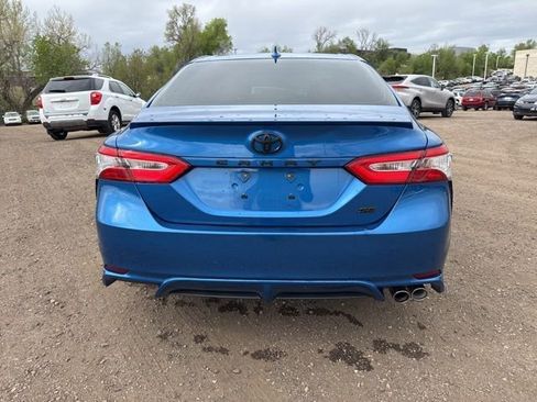 Used 2020 Toyota Camry SE image 4