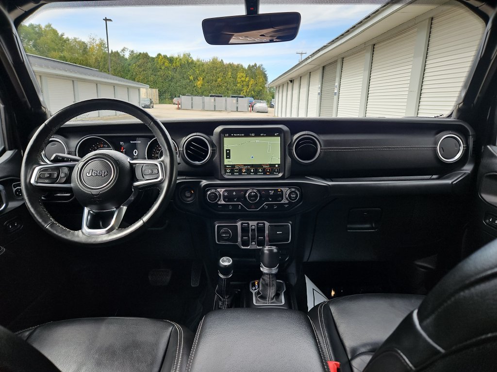 Used 2018 Jeep Wrangler Unlimited Sahara w/ Dual Top Group AWD/4WD image 12