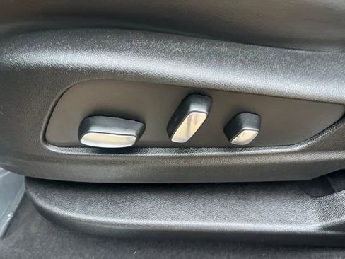 Used 2025 Cadillac XT5 Premium Luxury image 14