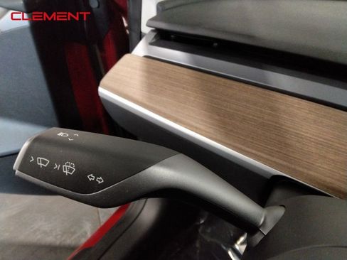 Used 2023 Tesla Model 3 Standard Range image 13