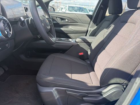 New 2026 Chevrolet Equinox EV LT image 9