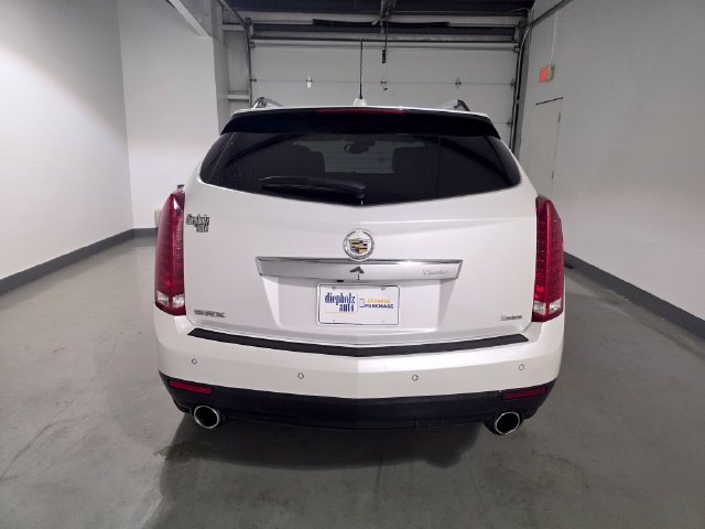Used 2016 Cadillac SRX Luxury w/ Driver Awareness Package FWD image 5
