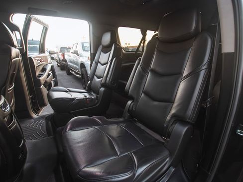 Used 2015 Cadillac Escalade ESV Premium image 12