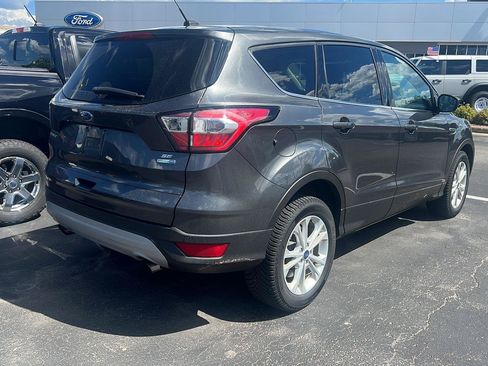 Used 2017 Ford Escape SE w/ SE Cold Weather Package AWD/4WD image 7