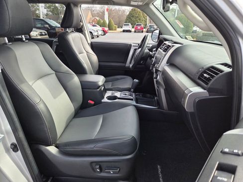 Used 2020 Toyota 4Runner SR5 Premium w/ Moonroof Package image 18