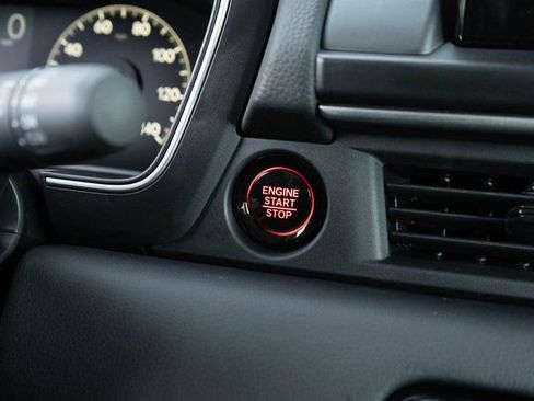 New 2025 Honda Pilot EX-L image 30