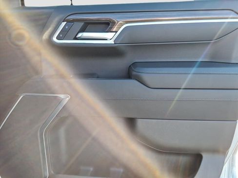 Used 2024 Chevrolet Silverado 1500 LT Trail Boss w/ LPO, Dark Essentials Package image 10