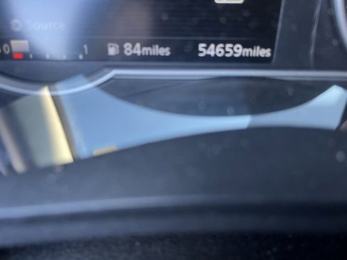 Used 2022 Nissan Versa SV image 17