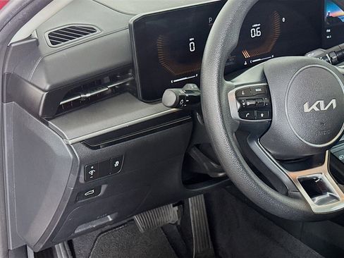 Used 2025 Kia K5 LXS image 17