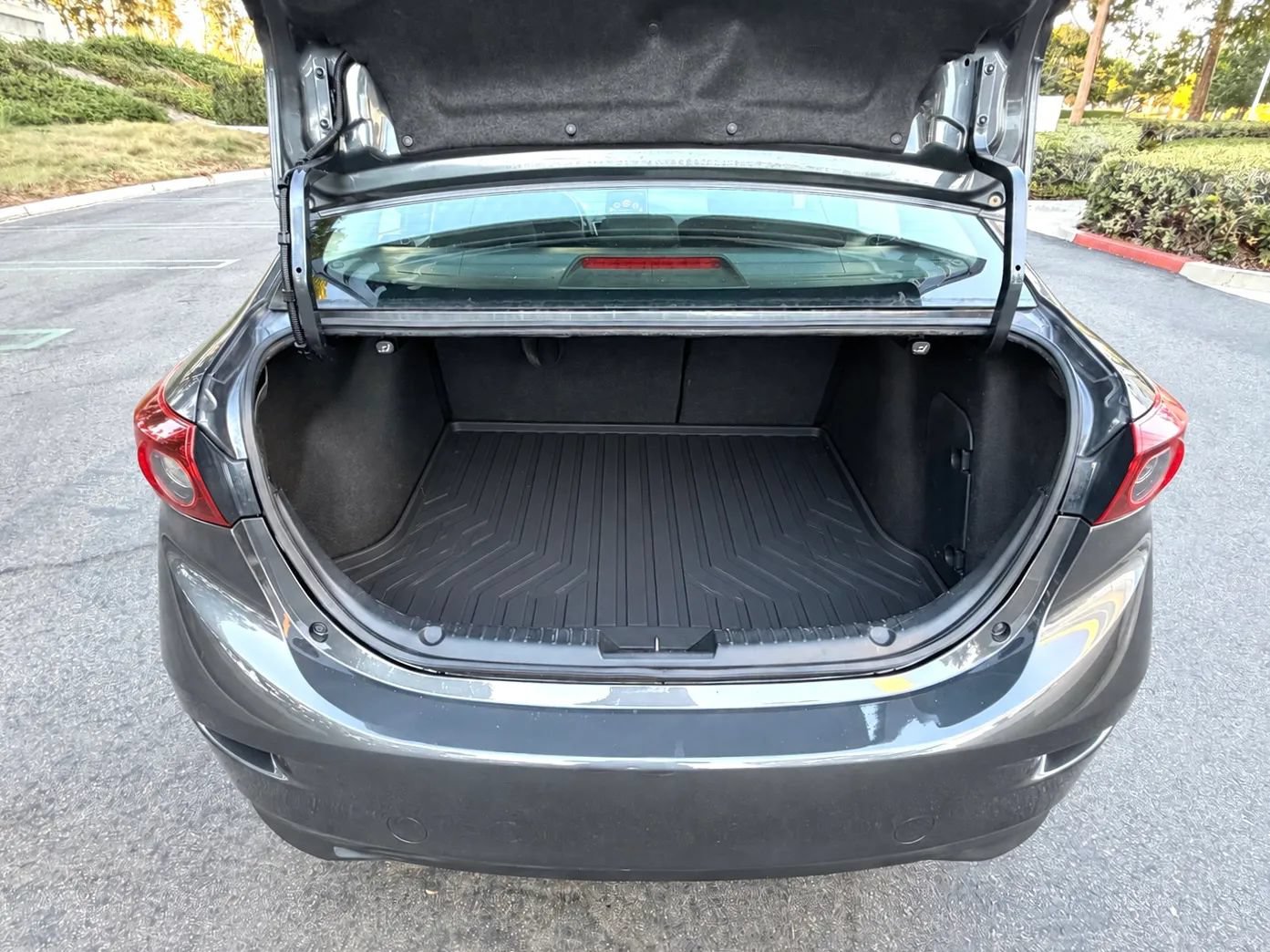 Used 2015 MAZDA MAZDA3 i Sport FWD image 15