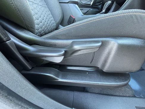 Used 2021 Chevrolet Equinox LT image 20