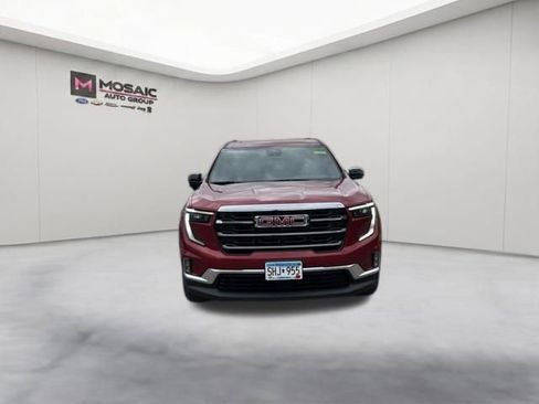 Used 2025 GMC Acadia Elevation w/ Elevation Premium Package AWD/4WD image 3