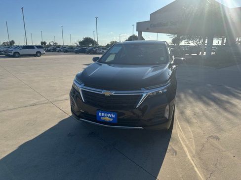Used 2024 Chevrolet Equinox LT image 2