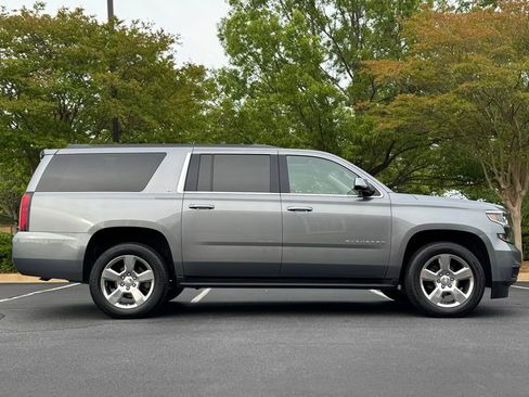 Used 2020 Chevrolet Suburban LT AWD/4WD image 2